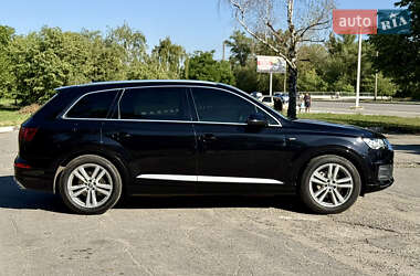 Внедорожник / Кроссовер Audi Q7 2016 в 
