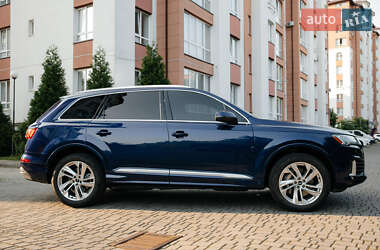 Внедорожник / Кроссовер Audi Q7 2020 в 