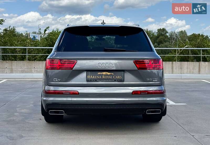 Внедорожник / Кроссовер Audi Q7 2016 в Киеве