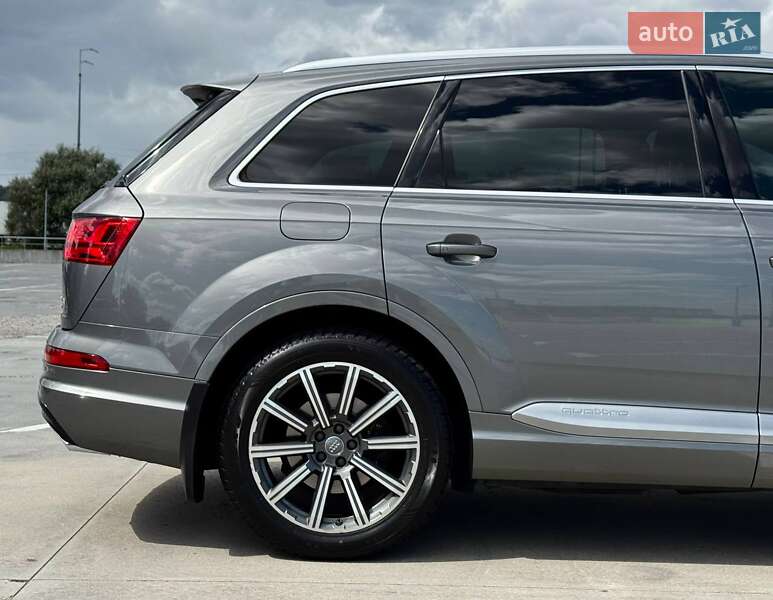 Внедорожник / Кроссовер Audi Q7 2016 в Киеве