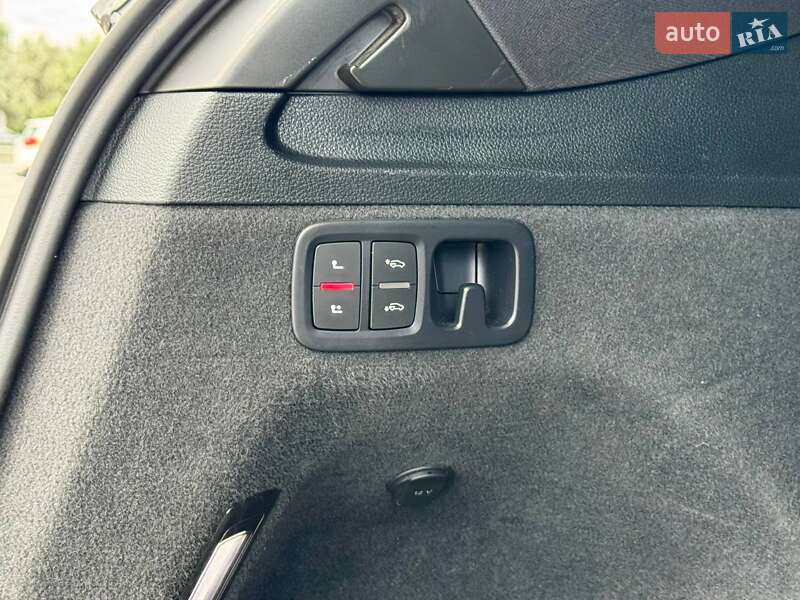 Внедорожник / Кроссовер Audi Q7 2016 в Киеве