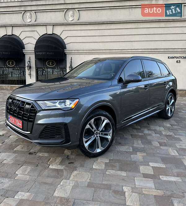 Внедорожник / Кроссовер Audi Q7 2021 в Днепре