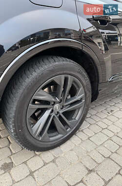Внедорожник / Кроссовер Audi Q7 2020 в 