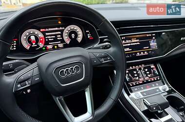 Внедорожник / Кроссовер Audi Q7 2021 в 