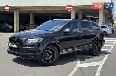 Внедорожник / Кроссовер Audi Q7 2015 в 