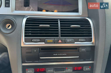 Внедорожник / Кроссовер Audi Q7 2015 в 