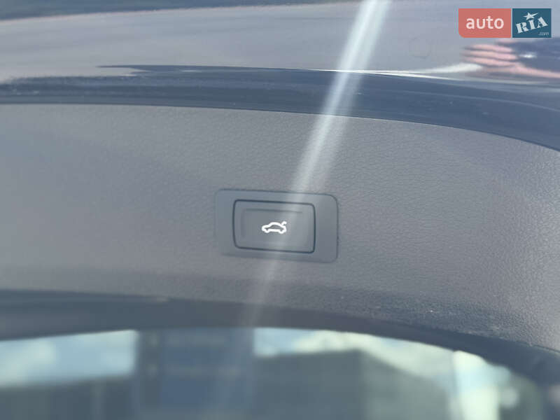Внедорожник / Кроссовер Audi Q7 2015 в Киеве