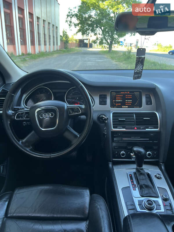 Позашляховик / Кросовер Audi Q7 2010 в Хусті