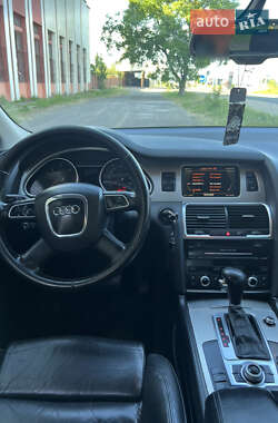 Внедорожник / Кроссовер Audi Q7 2010 в 