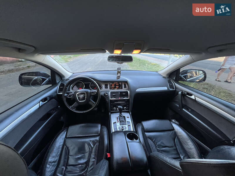 Позашляховик / Кросовер Audi Q7 2010 в Хусті