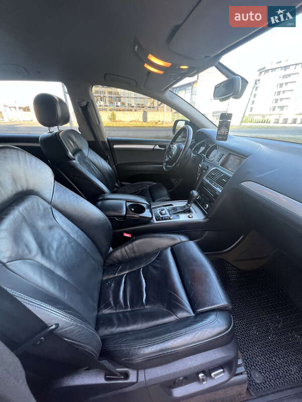 Позашляховик / Кросовер Audi Q7 2010 в Хусті