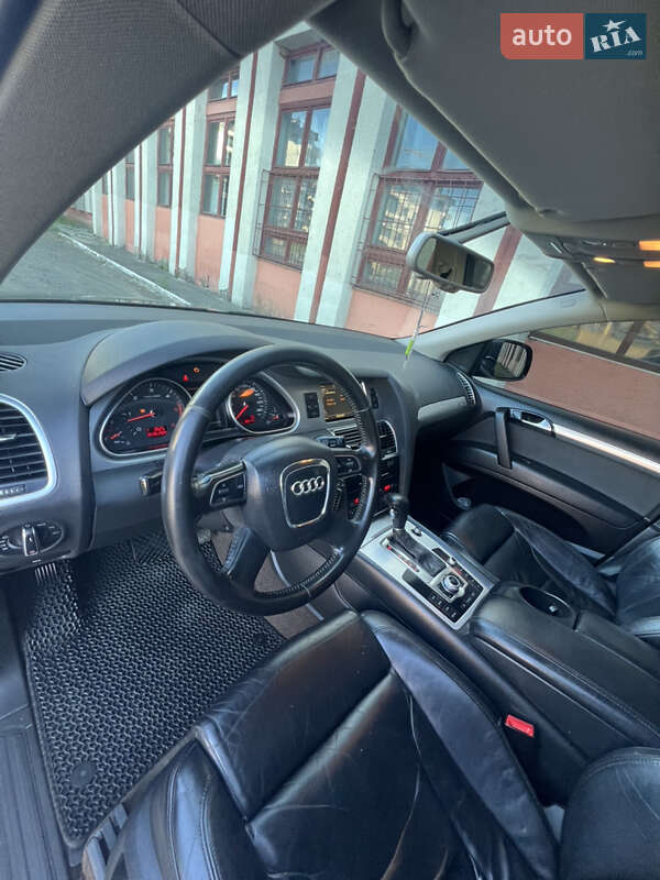 Позашляховик / Кросовер Audi Q7 2010 в Хусті
