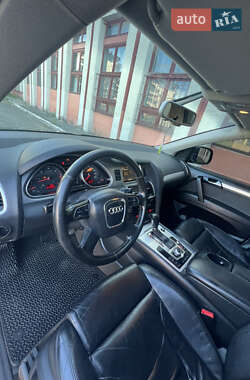 Внедорожник / Кроссовер Audi Q7 2010 в 