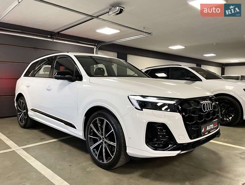 Позашляховик / Кросовер Audi Q7 2024 в 