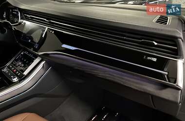 Позашляховик / Кросовер Audi Q7 2024 в 