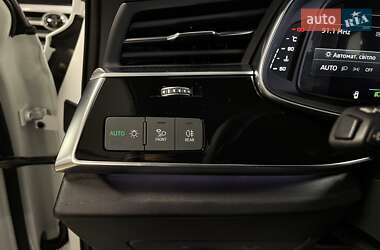 Позашляховик / Кросовер Audi Q7 2024 в 