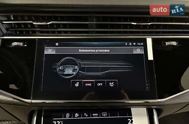Позашляховик / Кросовер Audi Q7 2024 в 