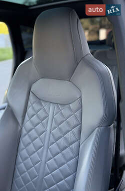 Внедорожник / Кроссовер Audi Q7 2020 в 