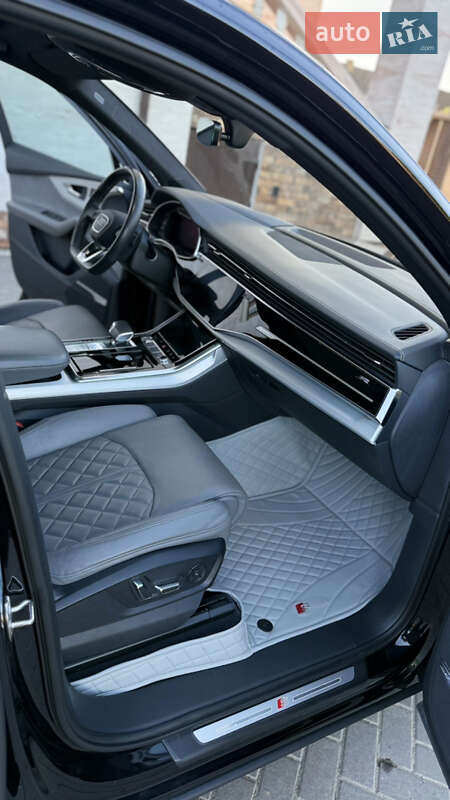 Позашляховик / Кросовер Audi Q7 2020 в Хусті