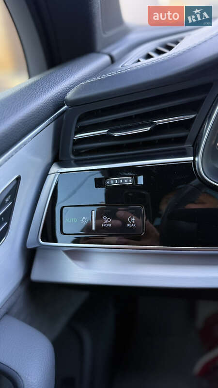 Позашляховик / Кросовер Audi Q7 2020 в Хусті