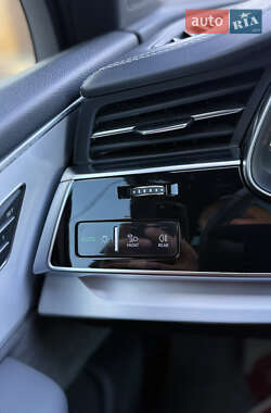 Внедорожник / Кроссовер Audi Q7 2020 в 
