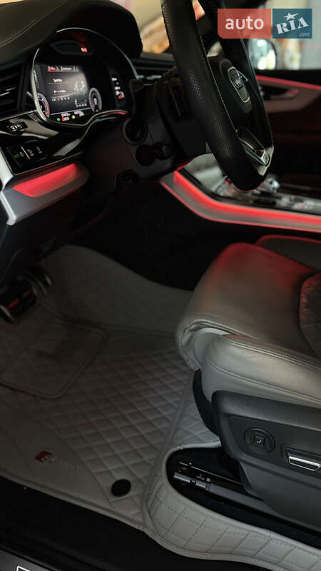 Позашляховик / Кросовер Audi Q7 2020 в Хусті