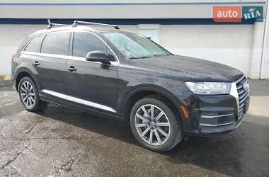 Внедорожник / Кроссовер Audi Q7 2017 в 