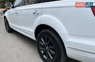 Внедорожник / Кроссовер Audi Q7 2012 в 