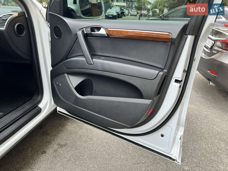 Внедорожник / Кроссовер Audi Q7 2012 в Киеве