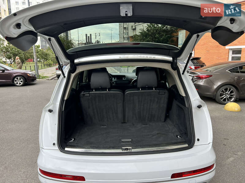 Внедорожник / Кроссовер Audi Q7 2012 в Киеве