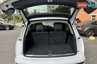 Внедорожник / Кроссовер Audi Q7 2012 в 
