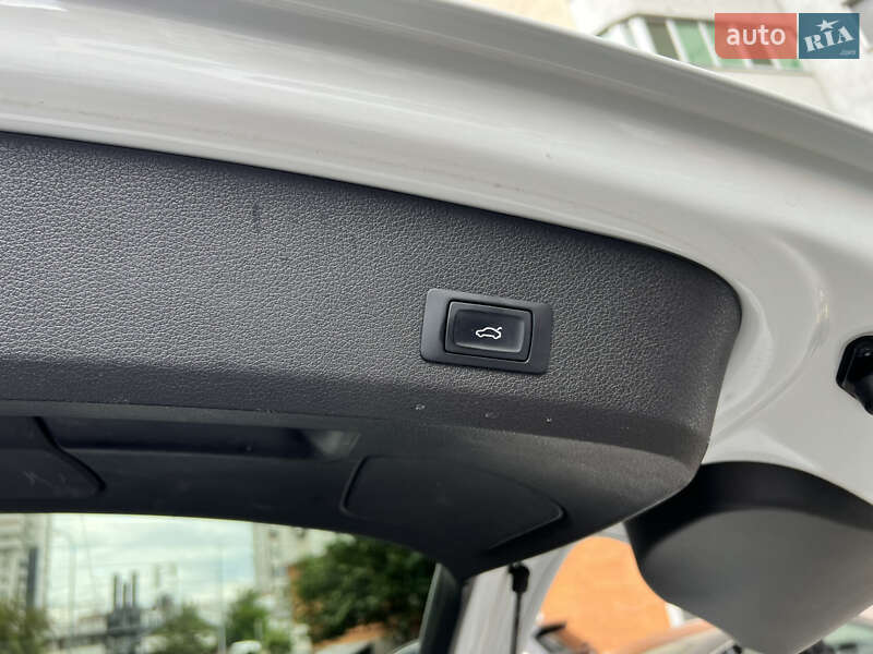 Внедорожник / Кроссовер Audi Q7 2012 в Киеве