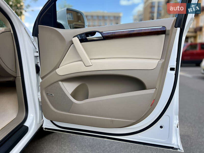 Внедорожник / Кроссовер Audi Q7 2011 в Киеве