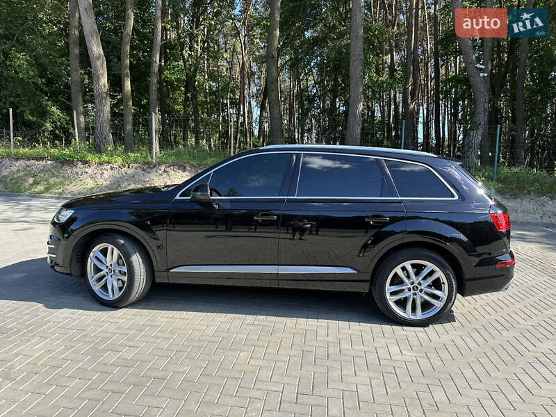 Внедорожник / Кроссовер Audi Q7 2017 в Луцке