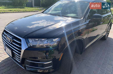 Внедорожник / Кроссовер Audi Q7 2018 в 