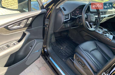 Внедорожник / Кроссовер Audi Q7 2018 в 