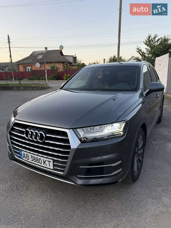Внедорожник / Кроссовер Audi Q7 2016 в Баре