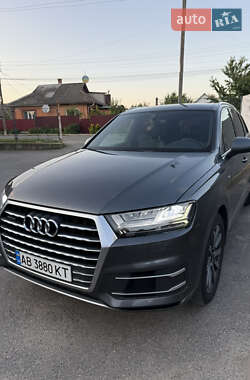 Внедорожник / Кроссовер Audi Q7 2016 в 