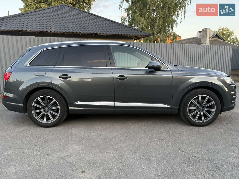 Внедорожник / Кроссовер Audi Q7 2016 в Баре