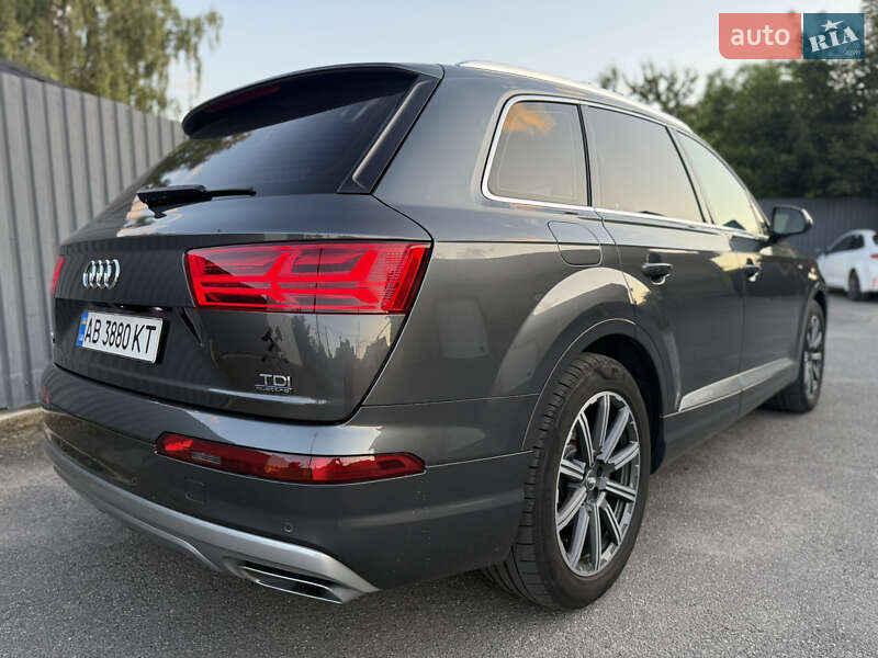 Внедорожник / Кроссовер Audi Q7 2016 в Баре