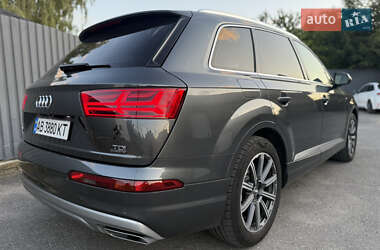 Внедорожник / Кроссовер Audi Q7 2016 в 