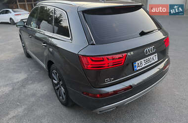 Внедорожник / Кроссовер Audi Q7 2016 в 