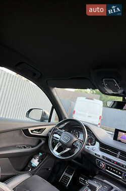 Внедорожник / Кроссовер Audi Q7 2016 в 