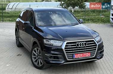 Внедорожник / Кроссовер Audi Q7 2017 в 