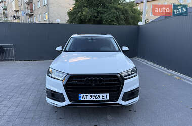 Позашляховик / Кросовер Audi Q7 2017 в 