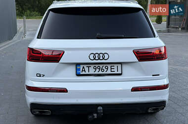 Позашляховик / Кросовер Audi Q7 2017 в 