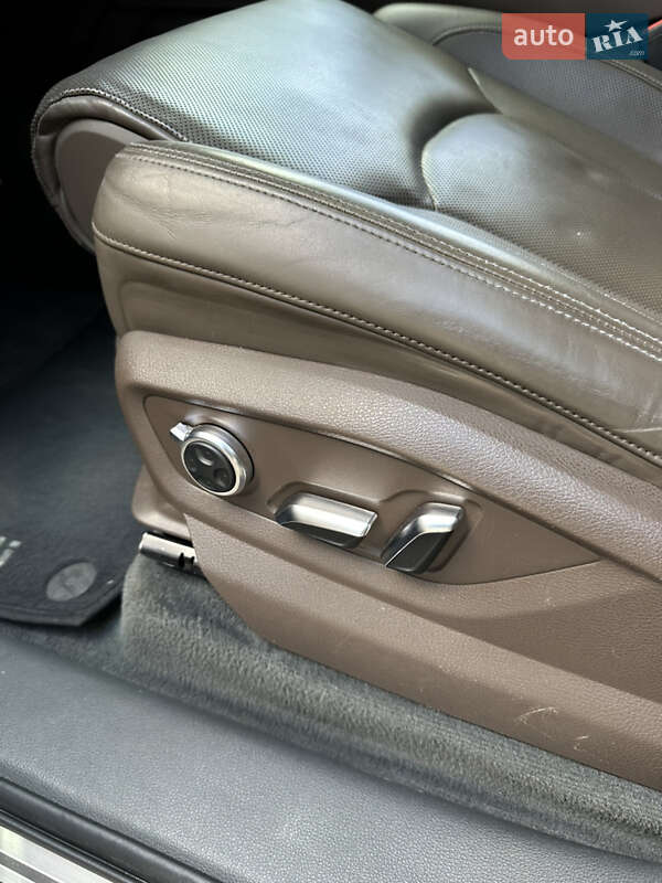 Позашляховик / Кросовер Audi Q7 2016 в Києві
