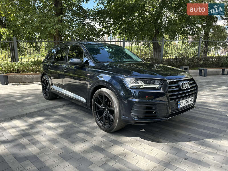 Позашляховик / Кросовер Audi Q7 2016 в Києві