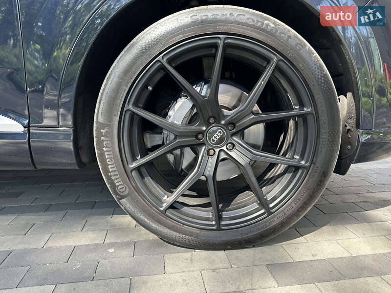 Позашляховик / Кросовер Audi Q7 2016 в Києві