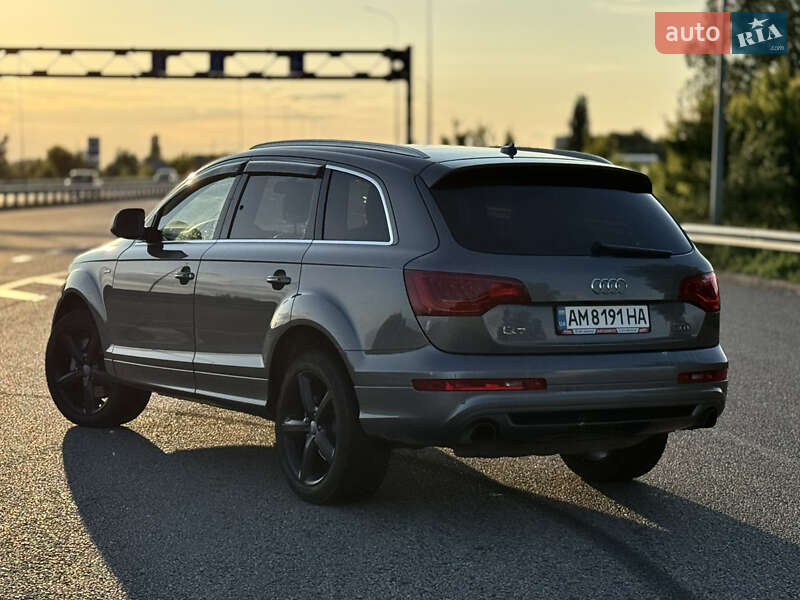 Внедорожник / Кроссовер Audi Q7 2013 в Сумах